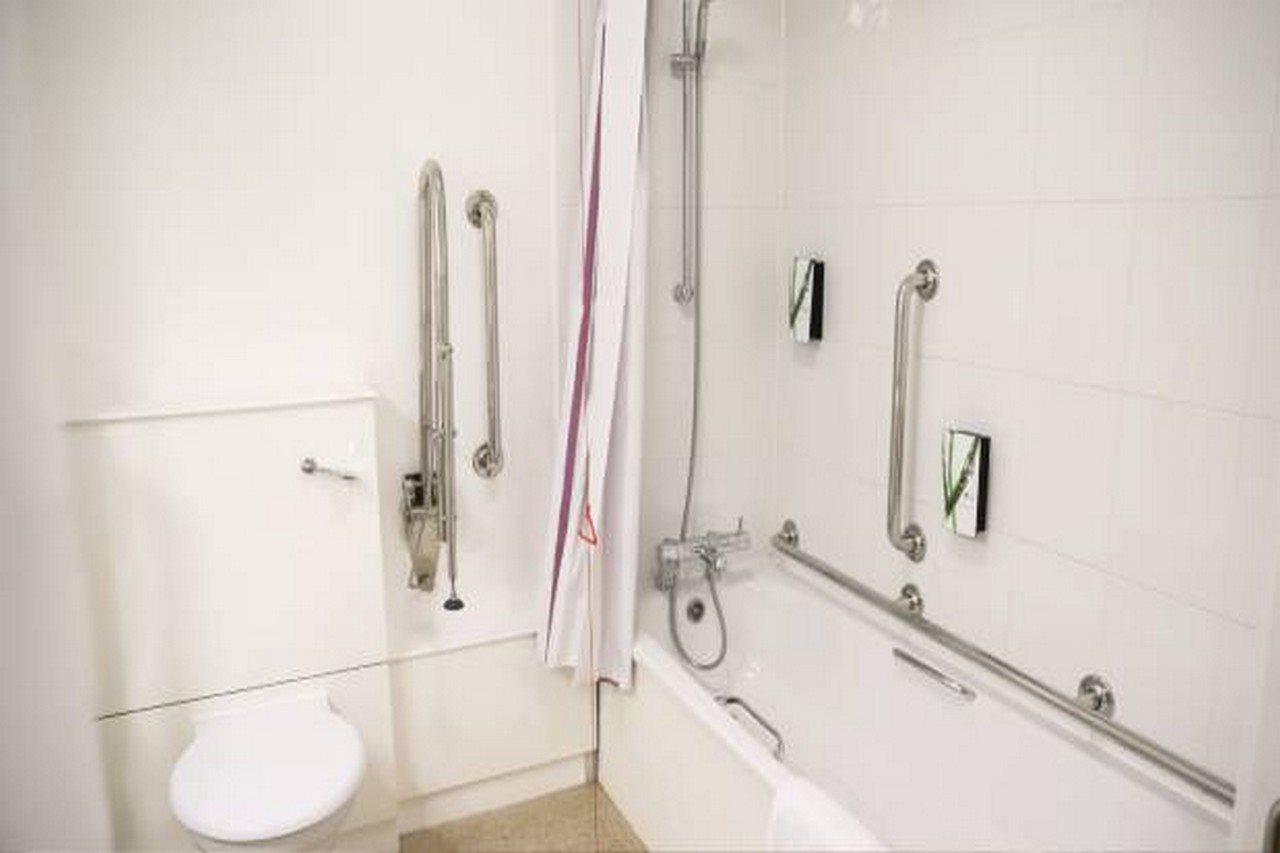 Premier Inn Dudley Town Centre Экстерьер фото